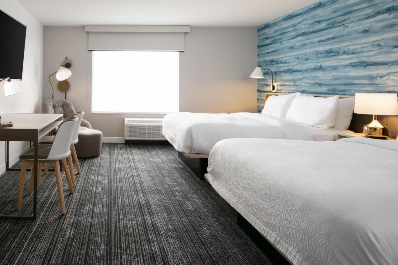 Towneplace Suites By Marriott Oconomowoc Экстерьер фото